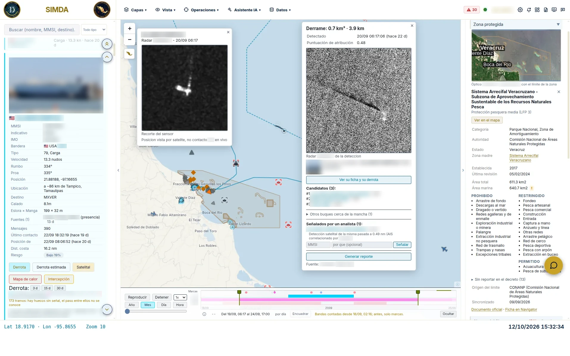 SIMDA frente a Veracruz: derrame de 0.7 km² detectado por satélite junto al Sistema Arrecifal Veracruzano, con los buques candidatos ordenados por puntuación de atribución, el señalamiento de un analista, el botón para generar el reporte y la ficha del principal candidato.